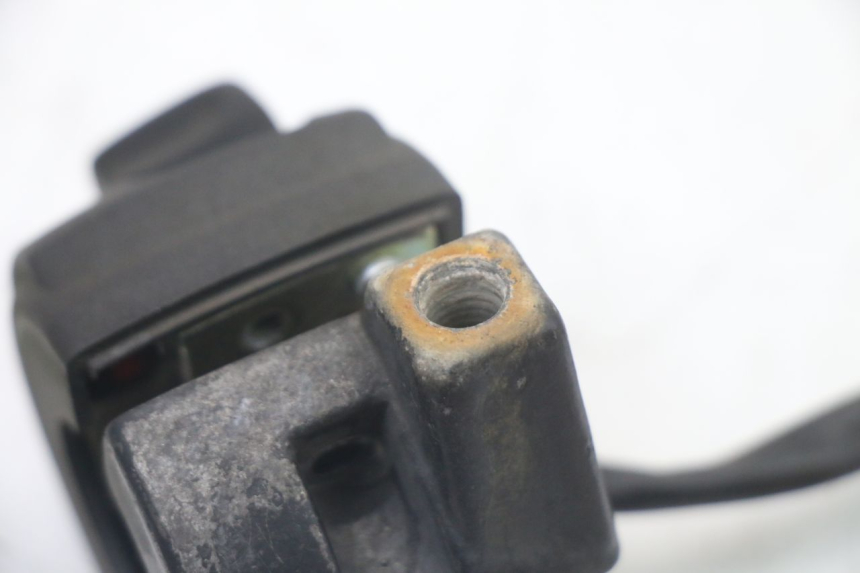 photo de RIGHT SWITCH YAMAHA BW'S NG NEXT GENERATION 50 (1996 - 2003) - Fixing points details