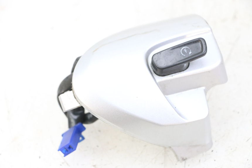 photo de RIGHT HANDLEBAR SWITCH YAMAHA NEOS NEO'S 4T 50 (2008 - 2016) - Main view