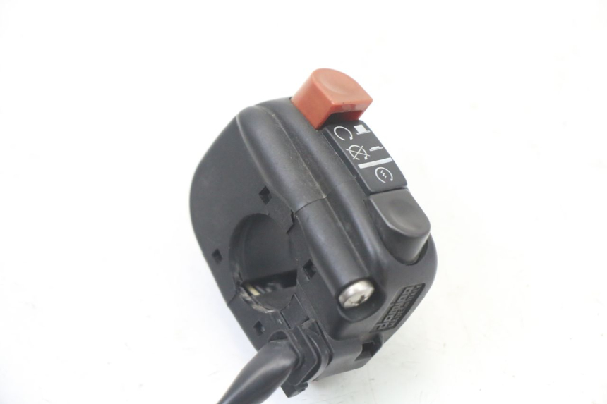 photo de RIGHT SWITCH YAMAHA TZR 50 (2008 - 2016) - Zoom on usage condition