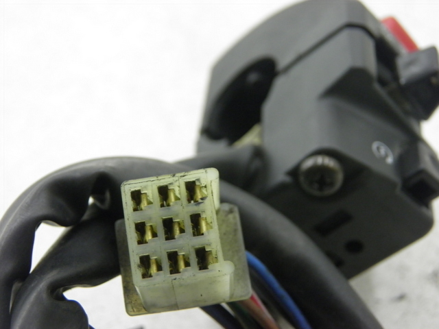 photo de RIGHT SWITCH YAMAHA XJS DIVERSION 600 (2000 - 2003) - Zoom on usage condition