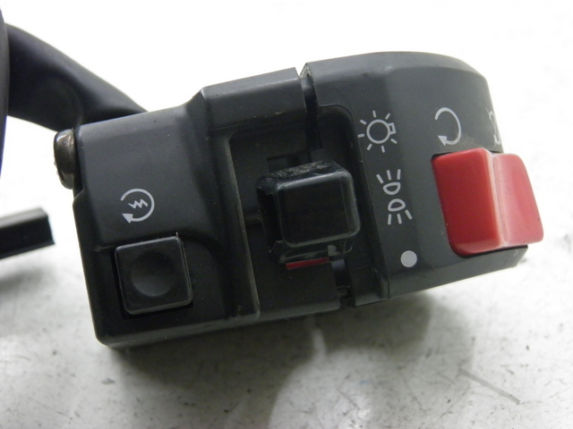 photo de RIGHT SWITCH YAMAHA XJS DIVERSION 600 (2000 - 2003) - Technical close-up