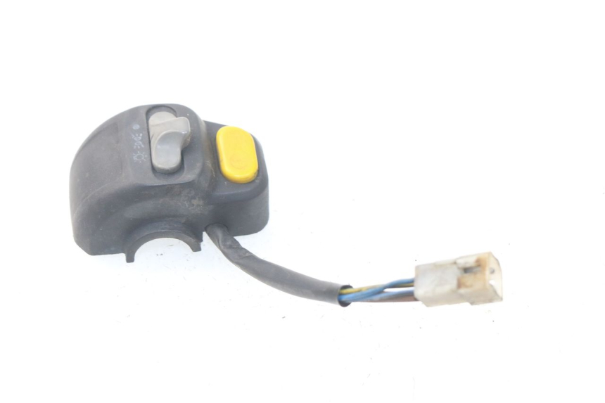 photo de RIGHT HANDLEBAR SWITCH YAMAHA YP MAJESTY 125 (1998 - 2001) - Main view