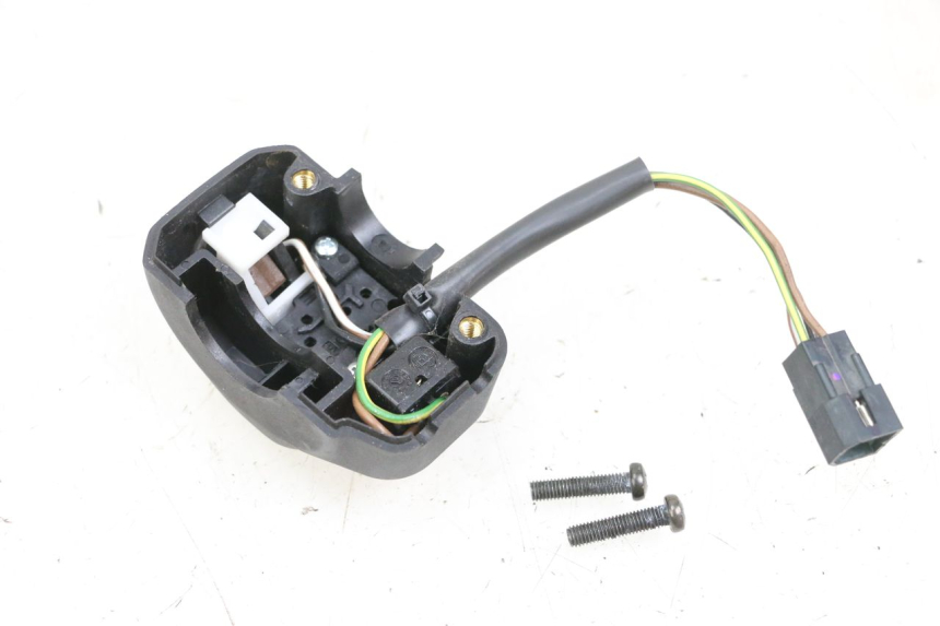 photo de RIGHT HANDLEBAR SWITCH YAMAHA YP MAJESTY 125 (2002 - 2006) - Alternative perspective