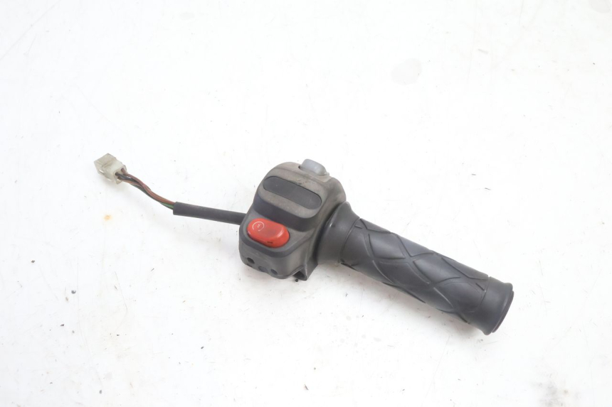 photo de RIGHT HANDLEBAR SWITCH YAMAHA YP MAJESTY 125 (2007 - 2010) - Main view