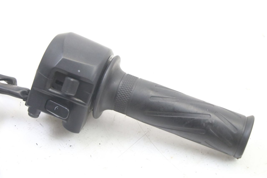 photo de RIGHT SWITCH YAMAHA YP X-MAX XMAX 400 (2014 - 2017) - Component detail