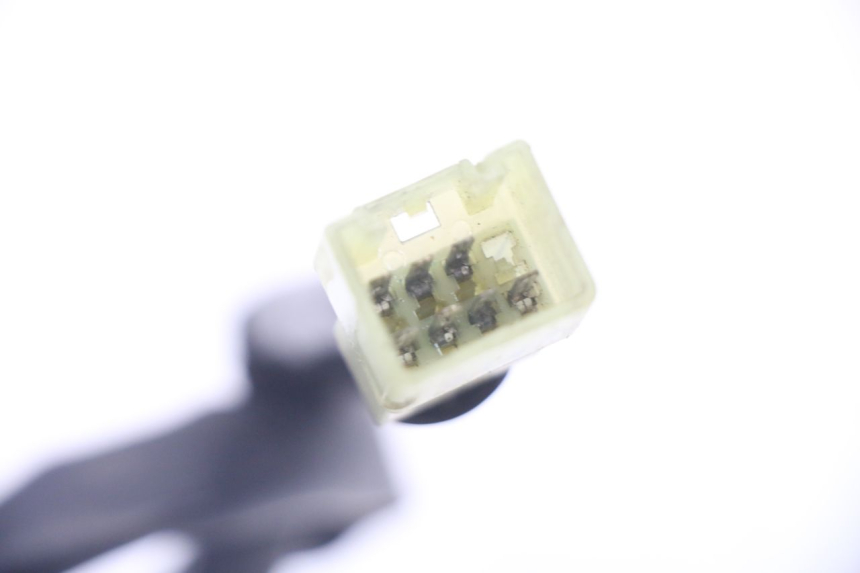 photo de RIGHT SWITCH YAMAHA YP X-MAX XMAX 400 (2014 - 2017) - Surface and material condition