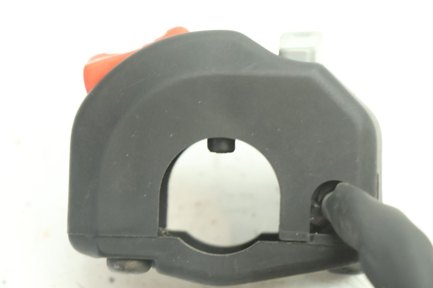 photo de RIGHT SWITCH YAMAHA YZF R6 600 (2008 - 2009) - Technical close-up