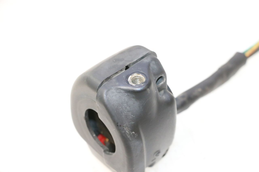 photo de RIGHT HANDLEBAR SWITCH UNIVERSAL BIKE ZN50QT-11B 50 (2018 - 2021) - Fixing points details