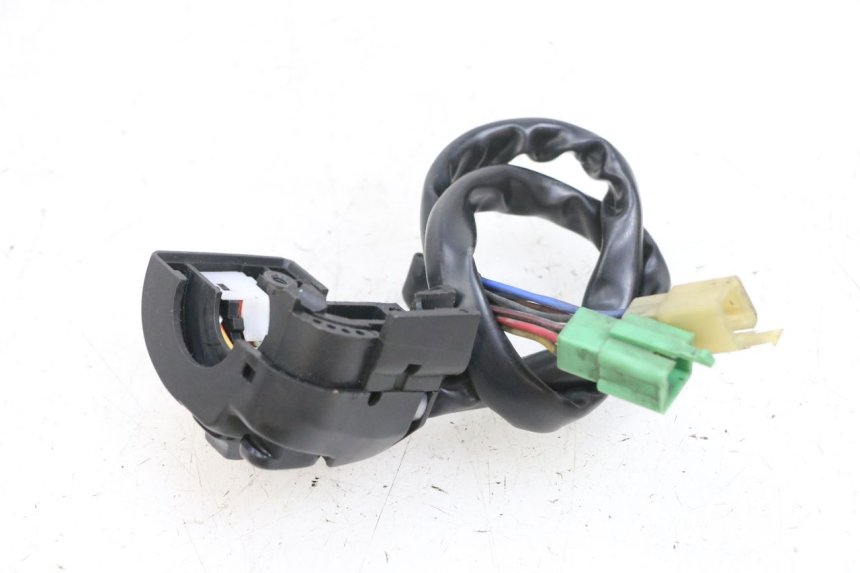 photo de RIGHT SWITCH KAWASAKI ZR 7 750 (1999 - 2004) - Alternative perspective