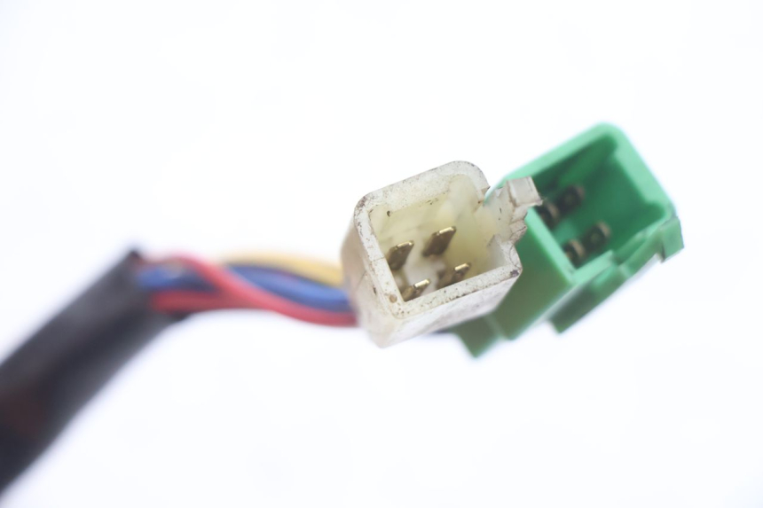 photo de RIGHT SWITCH KAWASAKI ZX-6R ZX6R 600 (2000 - 2002) - Fixing points details