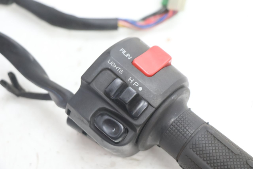photo de RIGHT SWITCH KAWASAKI ZX-6R ZX6R 600 (1995 - 1997) - Component detail