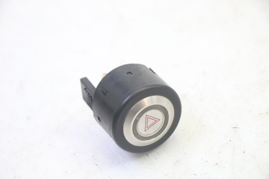 photo de HAZARD SWITCH ADIVA AD3 300 (2014 - 2020) - Main view