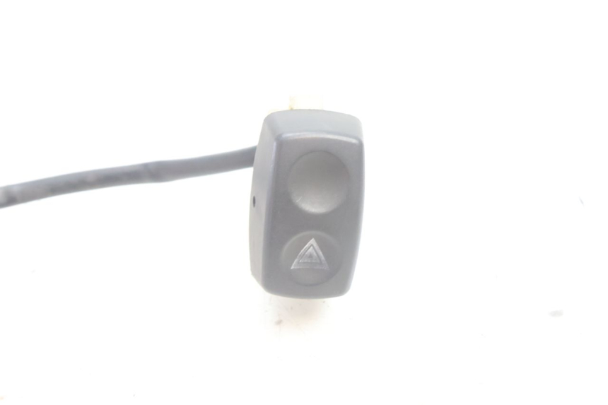 photo de HAZARD SWITCH BMW C1 125 (2000 - 2003) - Component detail