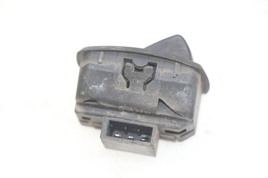 photo de TURN SIGNAL SWITCH PEUGEOT DJANGO 4T 50 (2014 - 2019) - Zoom on usage condition