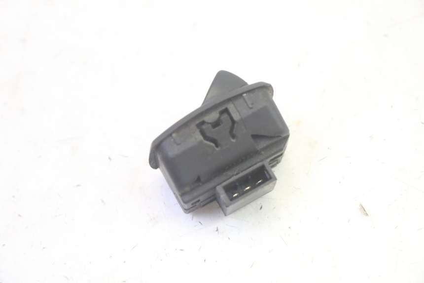 photo de TURN SIGNAL SWITCH PEUGEOT DJANGO 4T 50 (2014 - 2019) - Zoom on usage condition