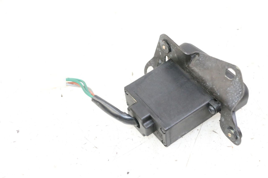 photo de HAZARD SWITCH SYM JOYMAX 125 (2010 - 2017) - Alternative perspective