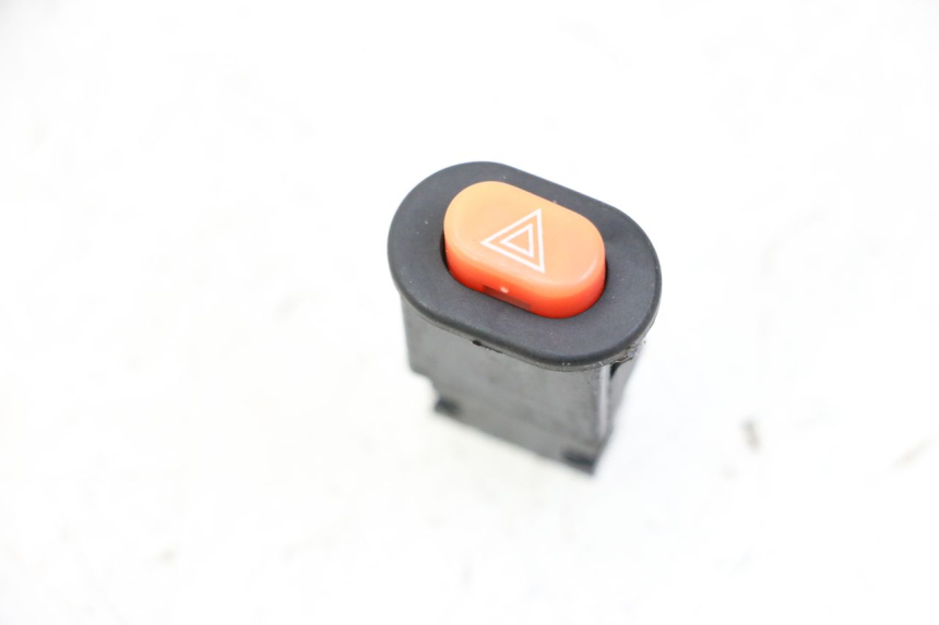 photo de HAZARD SWITCH LONGJIA SHARPY 125 (2020 - 2024) - Main view