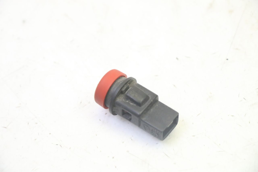 photo de HAZARD SWITCH PIAGGIO MP3 500 (2011 - 2015) - Zoom on usage condition