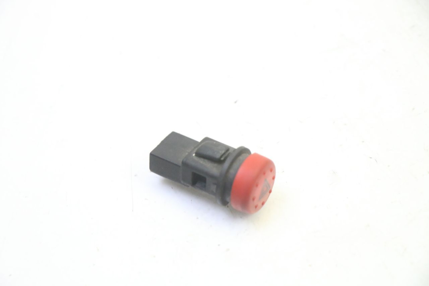 photo de HAZARD SWITCH PIAGGIO MP3 125 (2006 - 2014) - Component detail