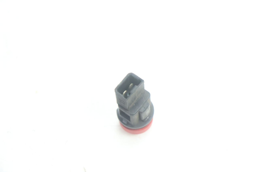 photo de HAZARD SWITCH PIAGGIO MP3 500 (2016 - 2018) - Alternative perspective