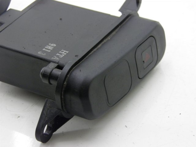 photo de HAZARD SWITCH SYM GTS EVO 125 (2009 - 2013) - Component detail