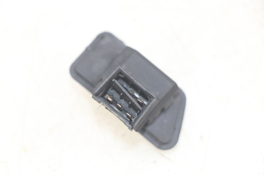 photo de TURN SIGNAL SWITCH YAMAHA X-MAX XMAX 250 (2006 - 2009) - Zoom on usage condition