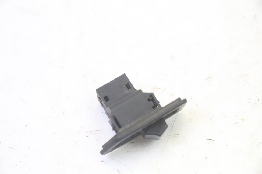 photo de TURN SIGNAL SWITCH YAMAHA X-MAX XMAX 250 (2006 - 2009) - Component detail