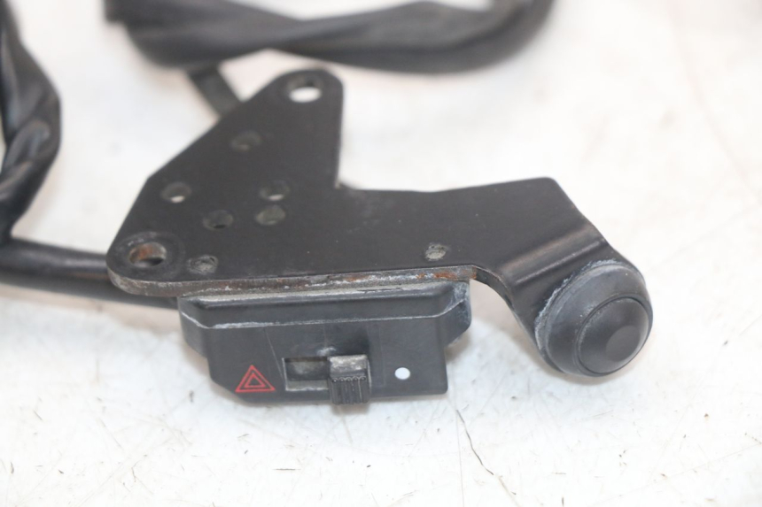 photo de HAZARD SWITCH YAMAHA FJR ABS 1300 (2006 - 2012) - Component detail