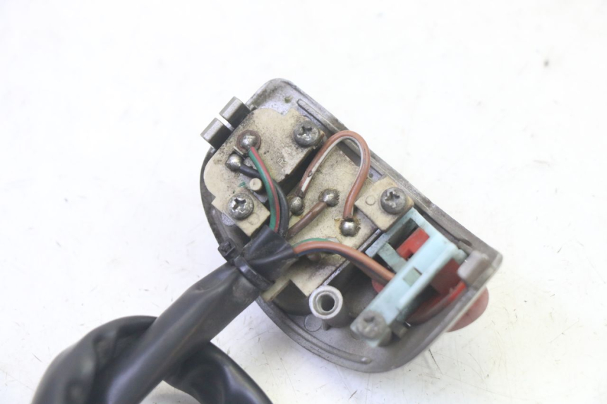 photo de LEFT SWITCH QUADRO 4 4D 350 (2015 - 2018) - Surface and material condition