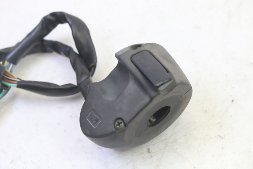 photo de LEFT SWITCH ADIVA AD3 300 (2014 - 2020) - Technical close-up