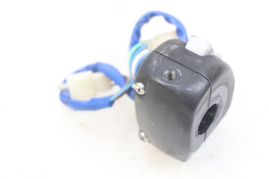 photo de LEFT HANDLEBAR SWITCH KYMCO AGILITY 16+ 4T 50 (2018 - 2023) - Fixing points details