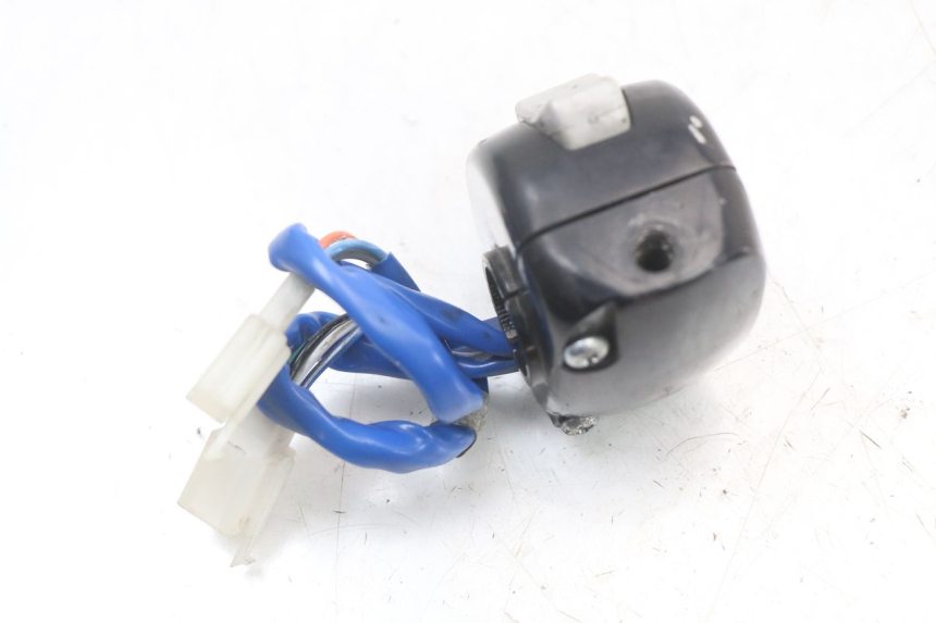 photo de LEFT HANDLEBAR SWITCH KYMCO AGILITY 4T 50 (2018 - 2022) - Alternative perspective