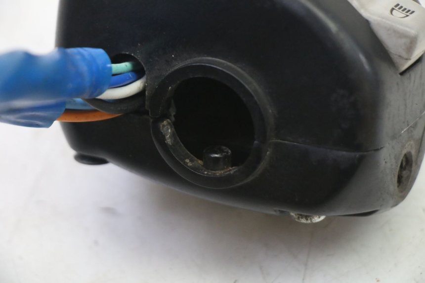photo de LEFT HANDLEBAR SWITCH KYMCO AGILITY 4T 50 (2005 - 2018) - Fixing points details