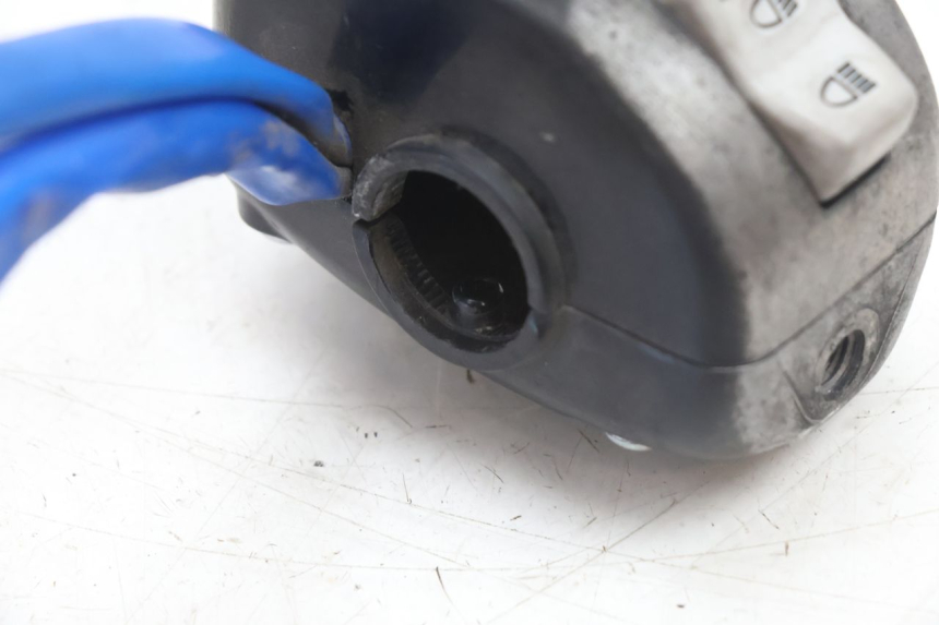 photo de LEFT SWITCH KYMCO AGILITY CITY 16P 125 (2015 - 2024) - Fixing points details