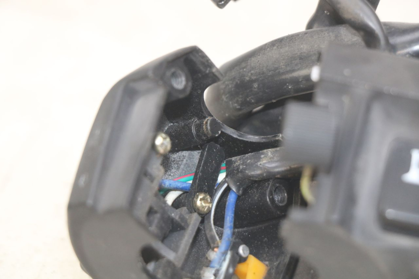 photo de LEFT HANDLEBAR SWITCH NECO ALEXONE 125 (2017 - 2024) - Zoom on usage condition