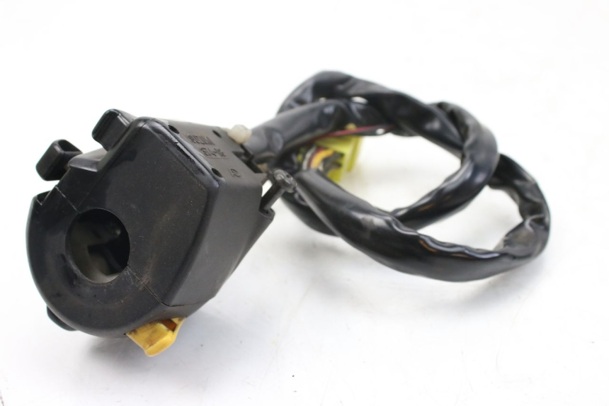 photo de LEFT HANDLEBAR SWITCH SUZUKI AN BURGMAN 400 (2006 - 2010) - Zoom on usage condition