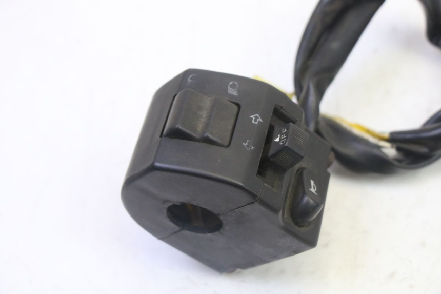 photo de LEFT SWITCH HYOSUNG GV AQUILA 125 (2000 - 2009) - Zoom on usage condition