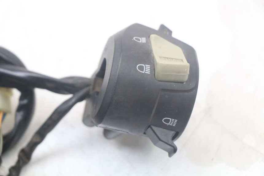 photo de LEFT HANDLEBAR SWITCH JONWAY AZTRAL 125 (2008 - 2017) - Technical close-up