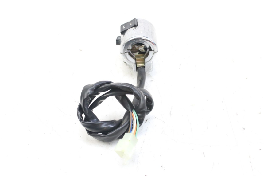 photo de LEFT HANDLEBAR SWITCH WILDLANDER BISCUIT 125 (2004 - 2010) - Zoom on usage condition