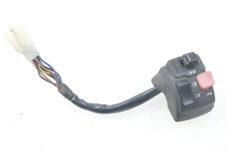 photo de LEFT HANDLEBAR SWITCH MBK BOOSTER SPIRIT 50 (2004 - 2017) - Zoom on usage condition