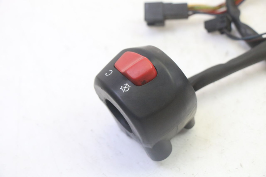 photo de LEFT HANDLEBAR SWITCH SUZUKI BURGMAN 125 (2007 - 2014) - Alternative perspective