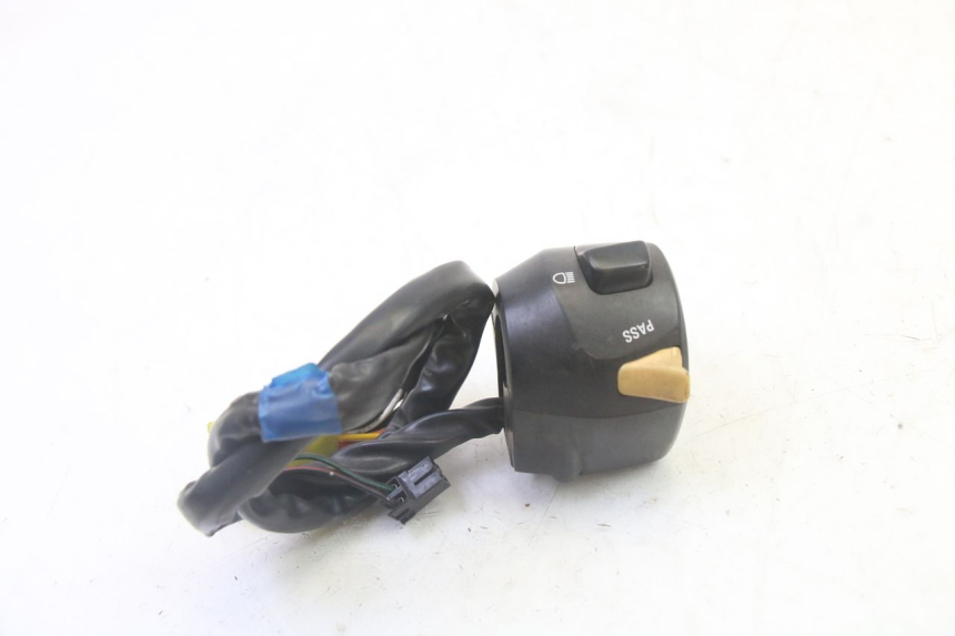 photo de LEFT HANDLEBAR SWITCH SUZUKI BURGMAN 125 (2007 - 2014) - Alternative perspective