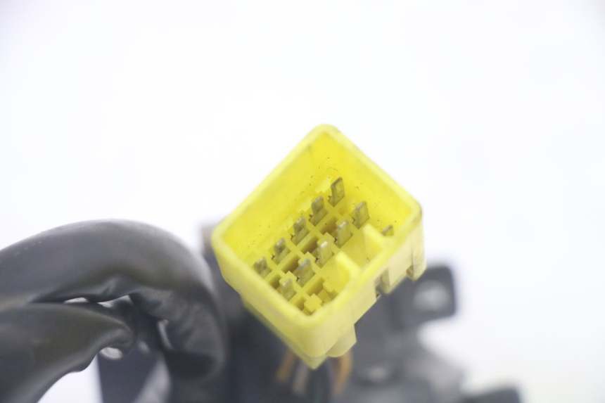 photo de LEFT HANDLEBAR SWITCH SUZUKI BURGMAN 125 (2007 - 2014) - Fixing points details