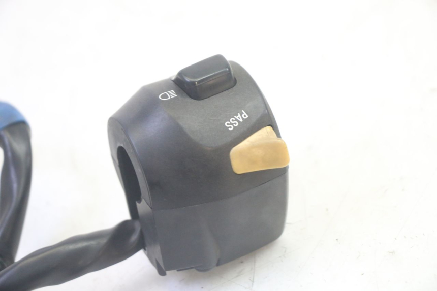 photo de LEFT HANDLEBAR SWITCH SUZUKI BURGMAN 125 (2007 - 2014) - Technical close-up