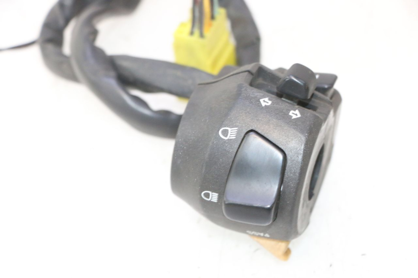 photo de LEFT HANDLEBAR SWITCH SUZUKI BURGMAN 125 (2007 - 2014) - Markings and original references