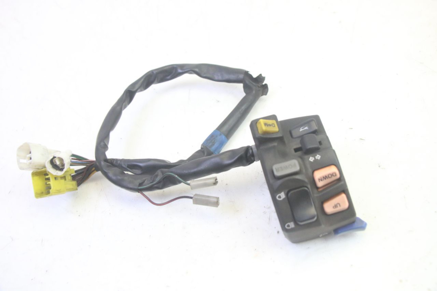 photo de LEFT SWITCH SUZUKI BURGMAN EXECUTIVE ABS 650 (2006 - 2012) - Zoom on usage condition