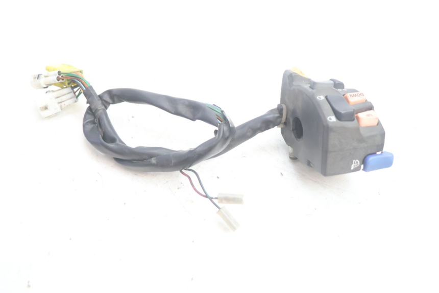 photo de LEFT SWITCH SUZUKI BURGMAN EXECUTIVE ABS 650 (2006 - 2012) - Zoom on usage condition