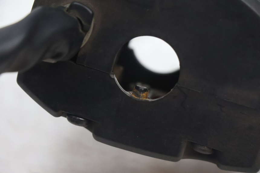 photo de LEFT SWITCH SUZUKI BURGMAN EXECUTIVE ABS 650 (2006 - 2012) - Fixing points details