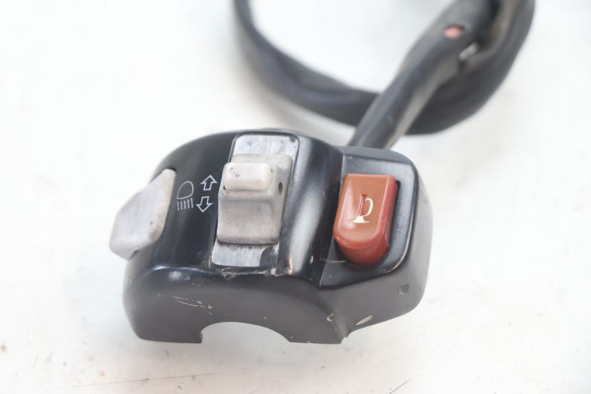 photo de LEFT HANDLEBAR SWITCH YAMAHA BW'S BWS 125 (2010 - 2013) - Zoom on usage condition