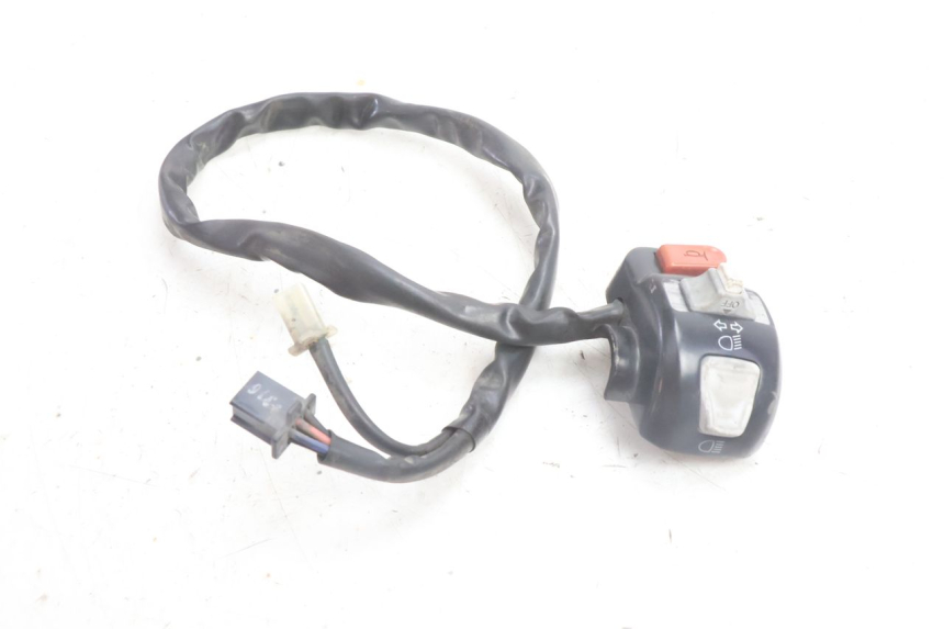 photo de LEFT HANDLEBAR SWITCH YAMAHA BW'S BWS 125 (2010 - 2013) - Zoom on usage condition